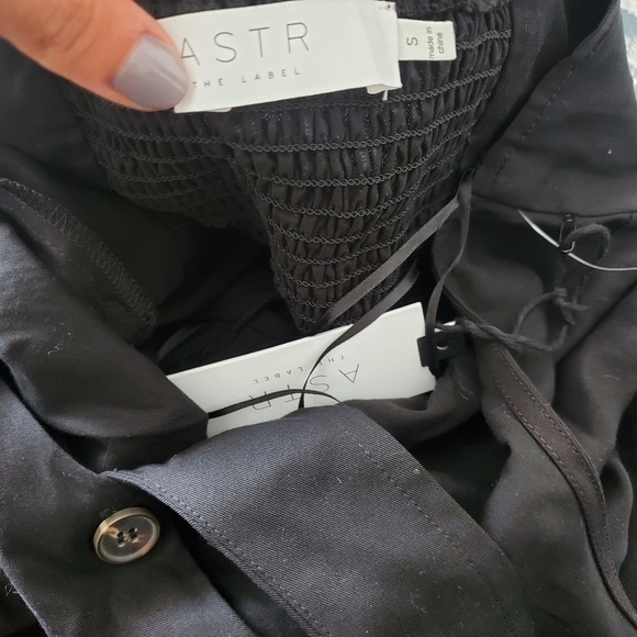 NEW ASTR The Label Kris Halter Jumpsuit Black Sleeveless - Picture 5 of 6